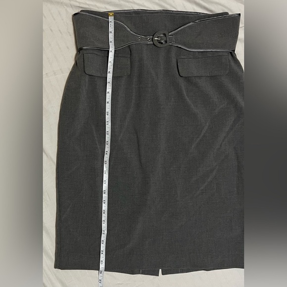 Worthington Pencil Skirt. Gray. Size 10. C1 - Picture 7 of 9
